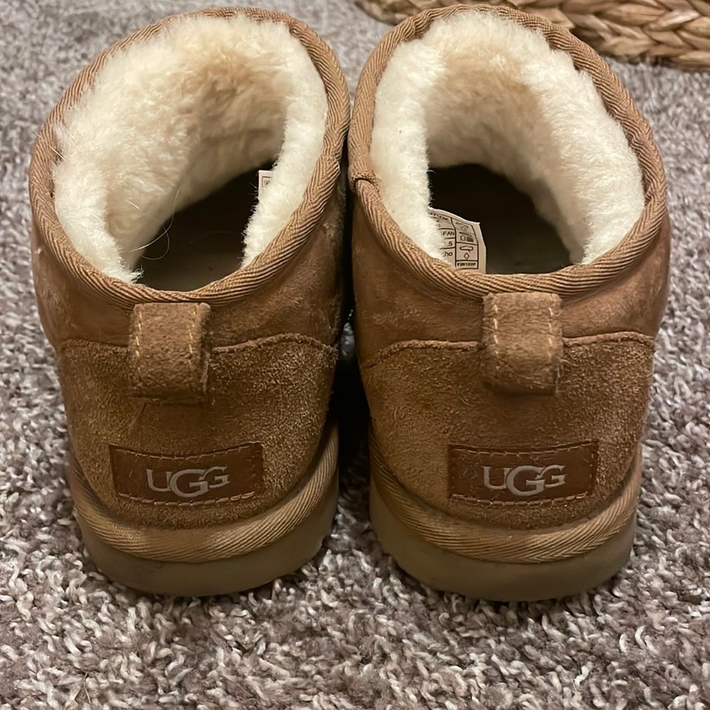 Ultra mini ugg’s